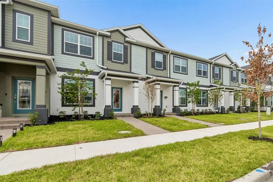 1402 MOUNT ROYAL DR, St Cloud, FL 34771