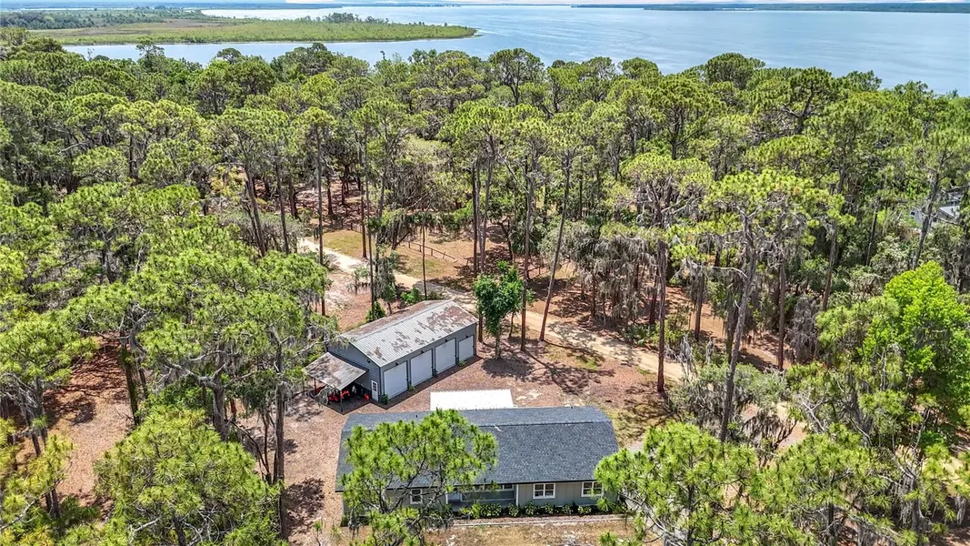 7374 CIRCLE DR, Lady Lake, FL 32159