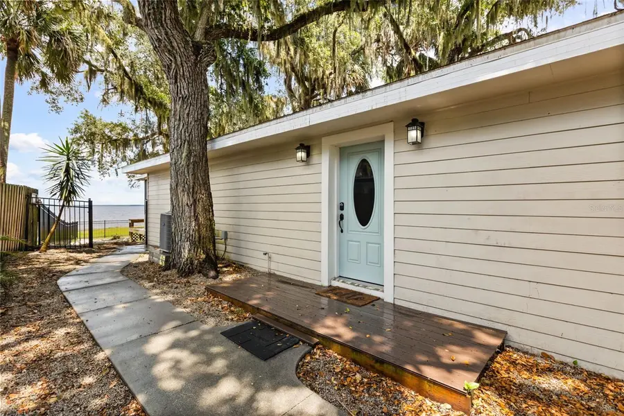 2462 FORT LANE RD, Geneva, FL 32732