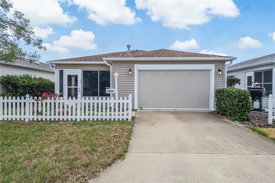 2454 SOUTHERN OAK ST, The Villages, FL 32162