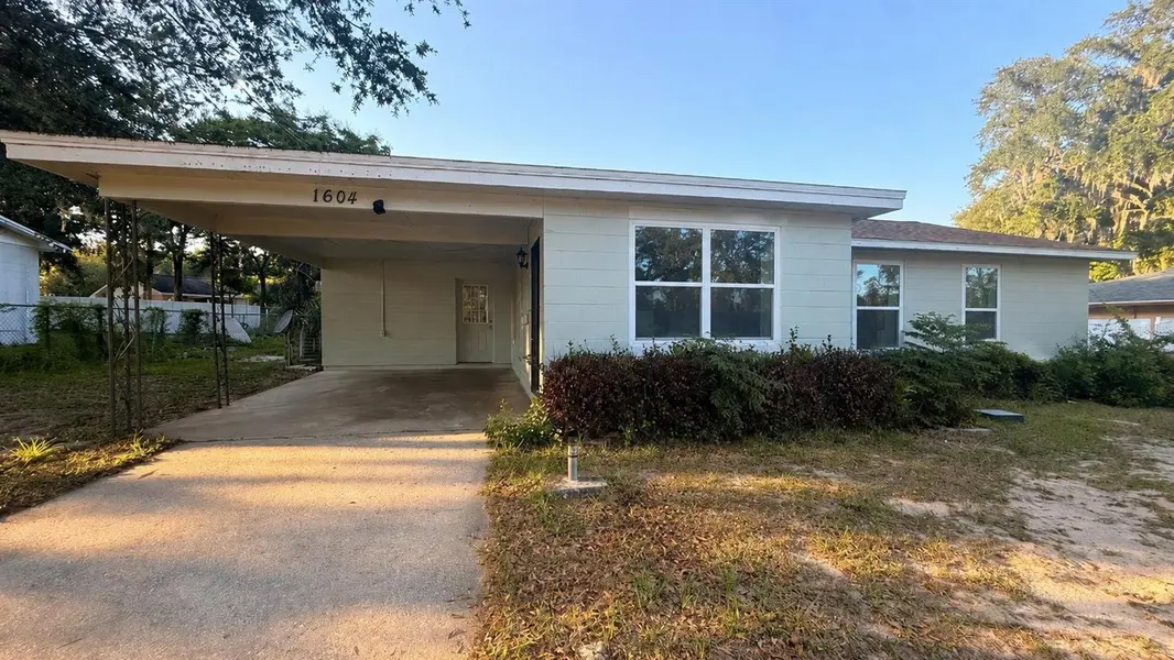 1604 WOODLYN DR, Leesburg, FL 34748