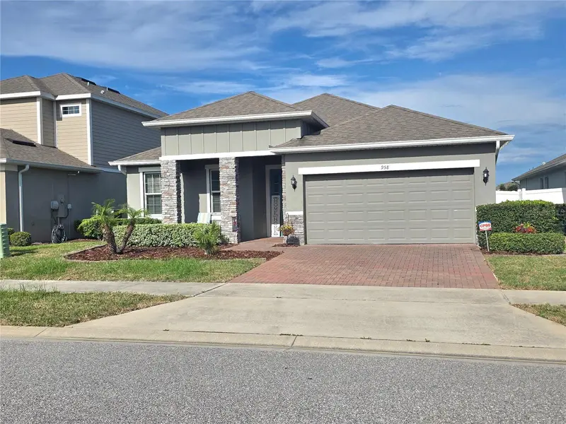 958 COMPASS LANDING DR, Orange City, FL 32763
