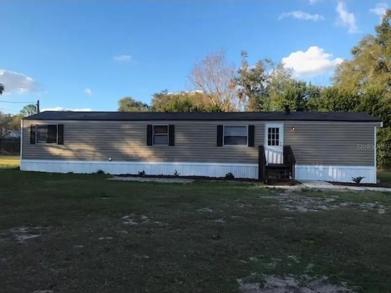 13585 SE 119TH ST, Ocklawaha, FL 32179