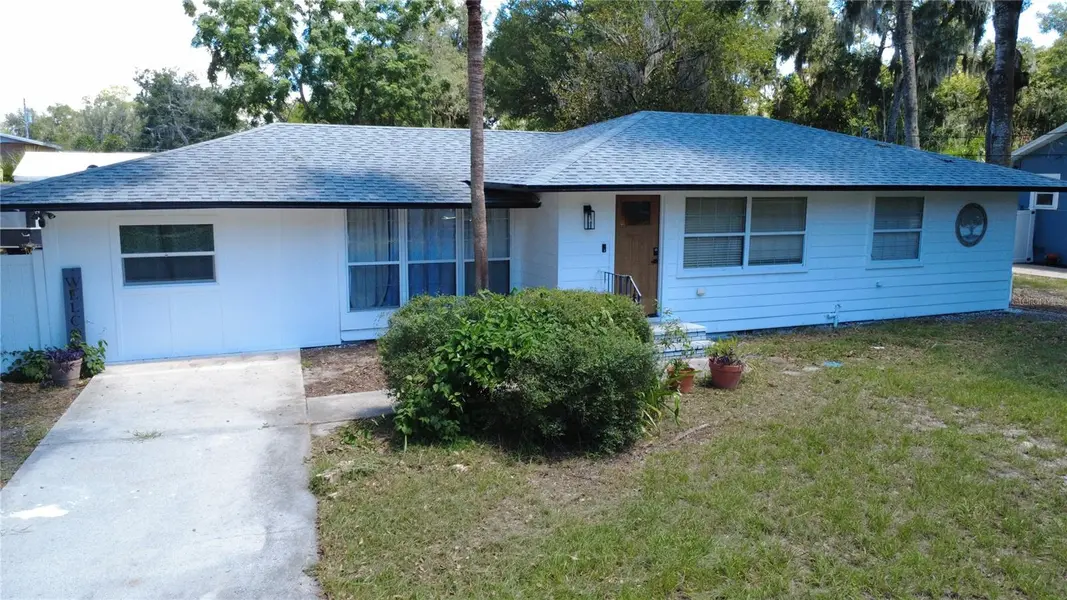 925 E 10TH AVE, Mount Dora, FL 32757
