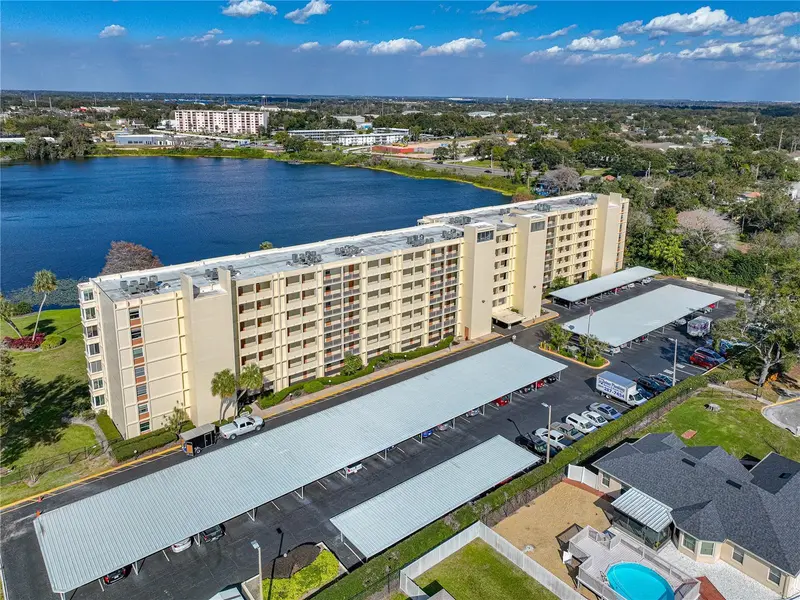 700 MIRROR TER NW #705, Winter Haven, FL 33881
