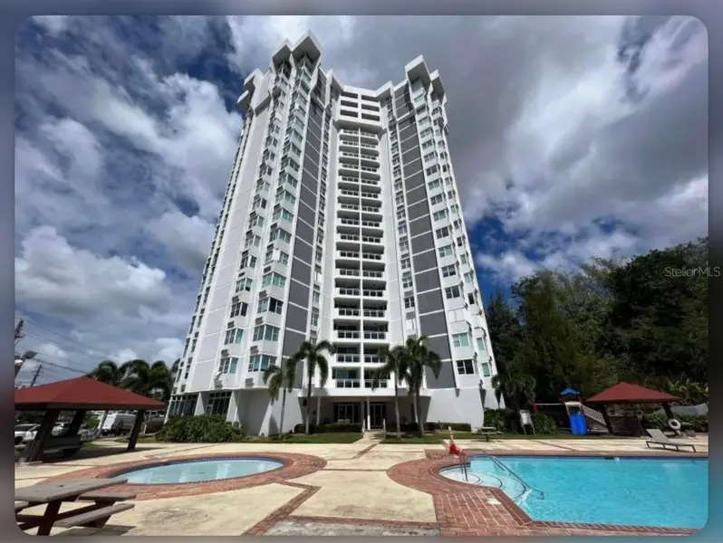 155 CARAZO ST. CONDO. REGENCY PARK #17-C, Guaynabo, PR 00971