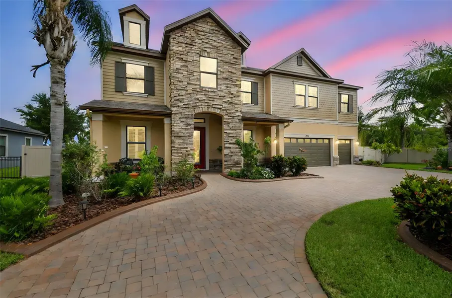 2566 LAKE MANOR DR, Land O Lakes, FL 34639