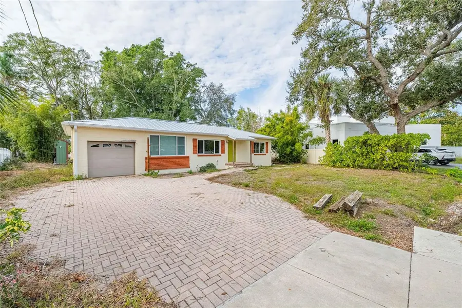 6213 SANDERS DR, Tampa, FL 33611