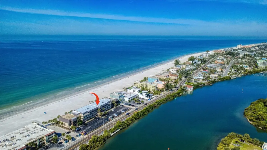60 GULF BLVD #203, Indian Rocks Beach, FL 33785