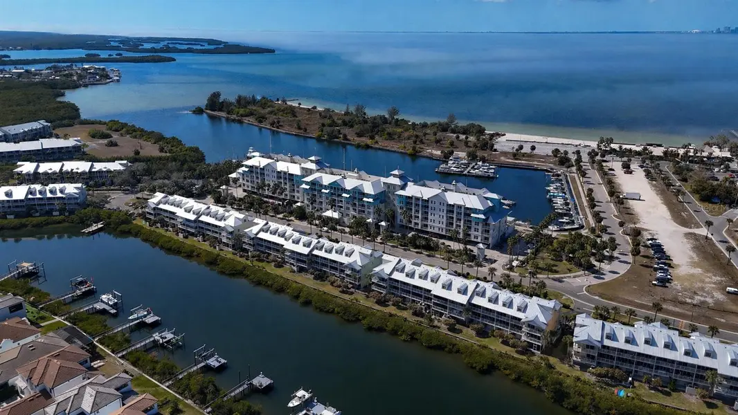 547 BAHIA BEACH BLVD, Ruskin, FL 33570