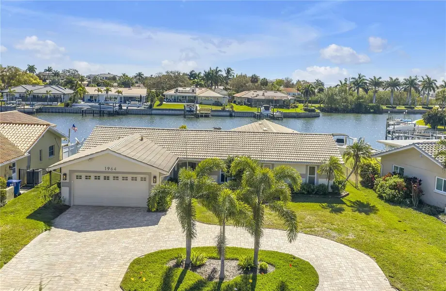 1964 MASSACHUSETTS AVE NE, St Petersburg, FL 33703