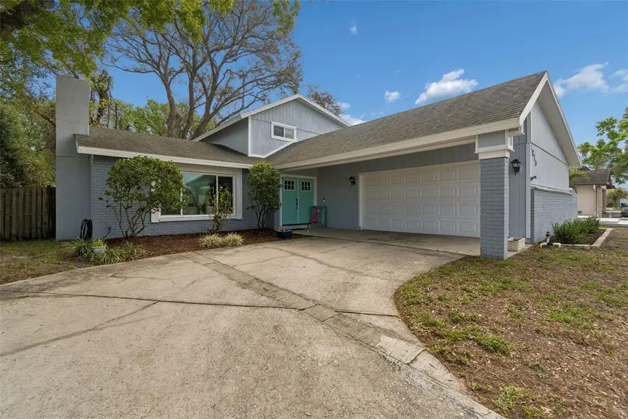 6815 MITCHELL CIR, Tampa, FL 33634