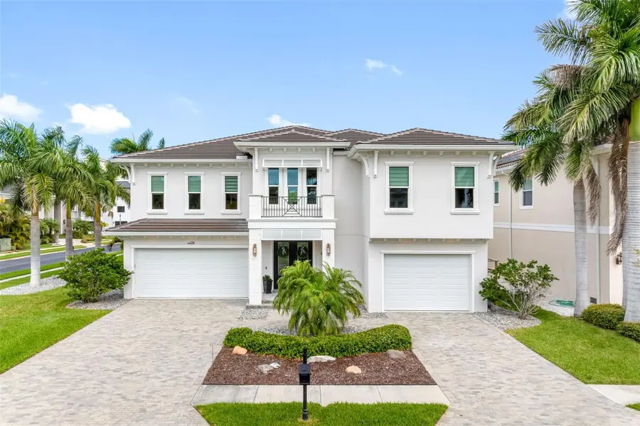 124 FOREST HILLS DR, Redington Shores, FL 33708