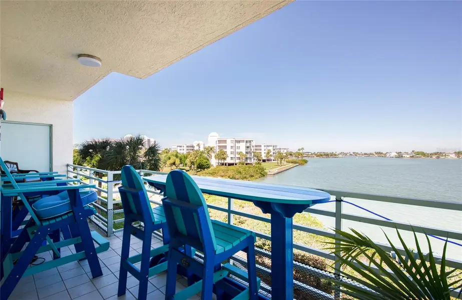 7979 SAILBOAT KEY BLVD S #208, South Pasadena, FL 33707