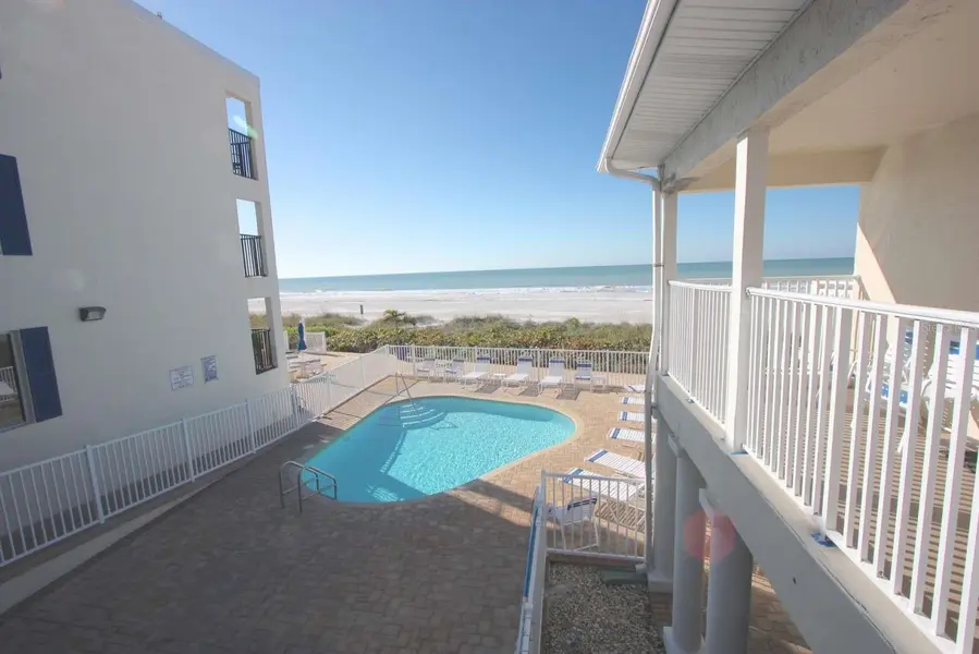 3200 GULF BLVD #201, Belleair Beach, FL 33786