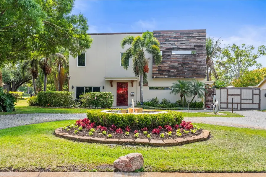 2520 GOMAZ WAY S, St Petersburg, FL 33712