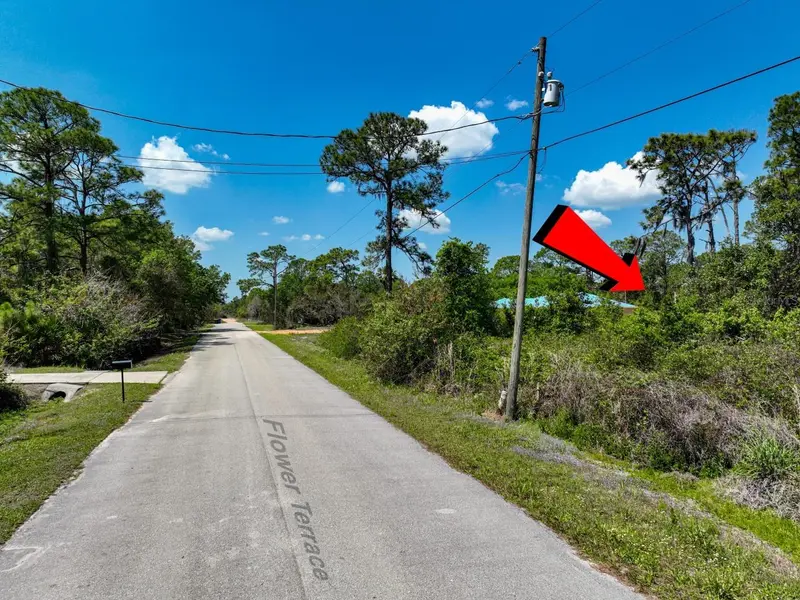 2022 FLOWER TER, Sebring, FL 33875