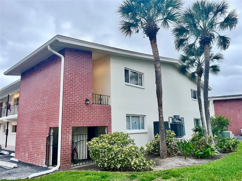 4550 OVERLOOK DR NE #156, St Petersburg, FL 33703