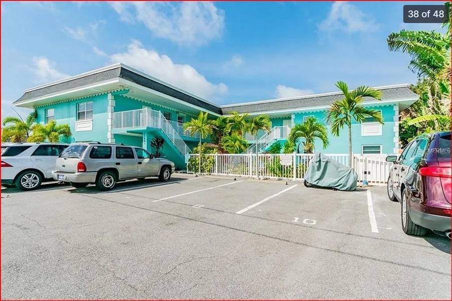 11440 1ST ST E #6, Treasure Island, FL 33706