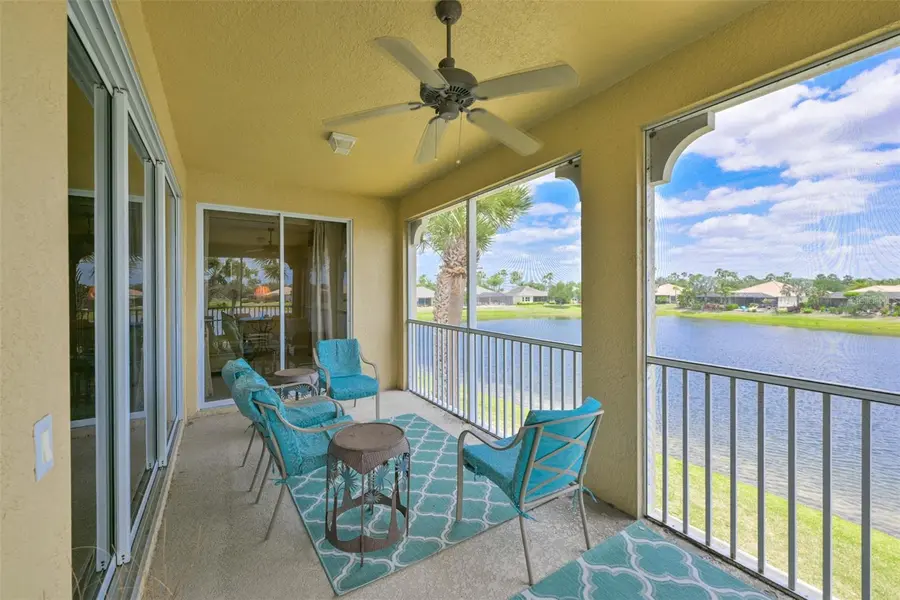 1330 EMERALD DUNES DR, Sun City Center, FL 33573