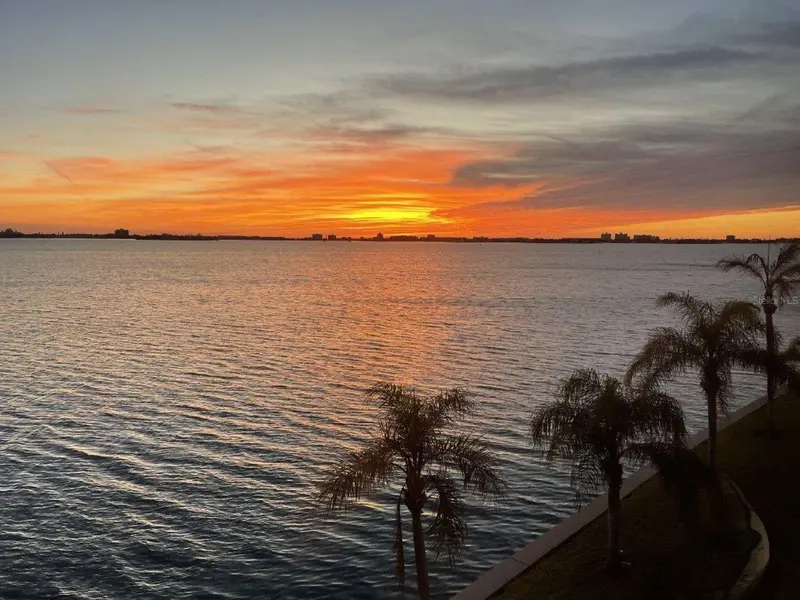 5900 SHORE BLVD S #402, Gulfport, FL 33707
