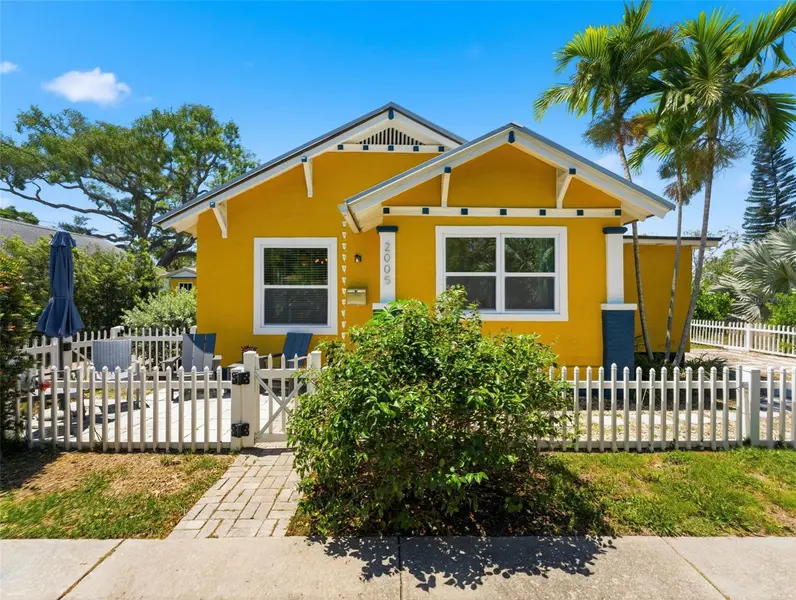 2005 3RD ST S, St Petersburg, FL 33705