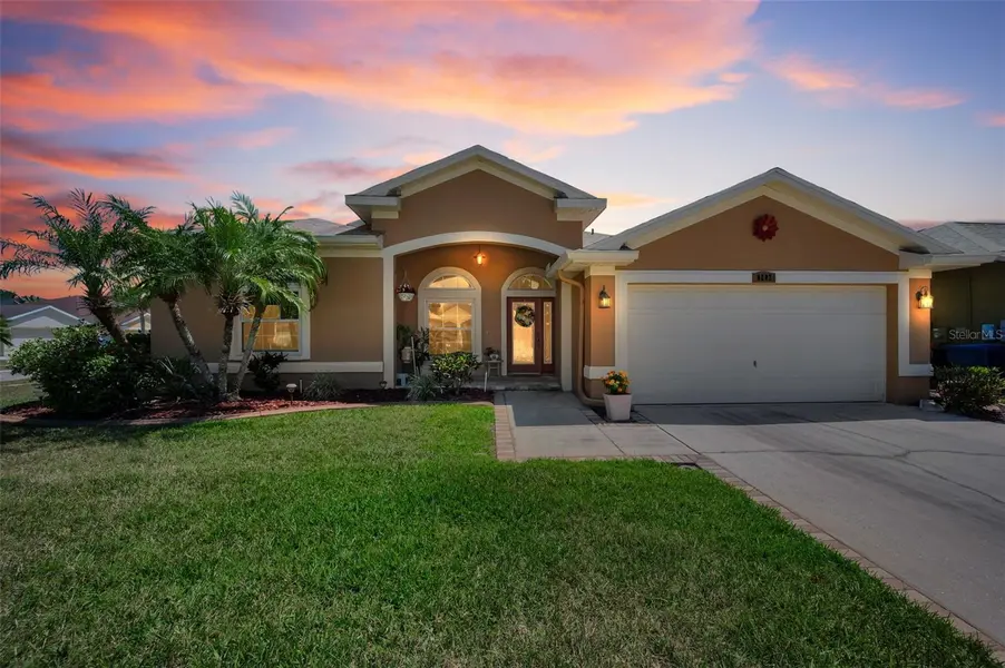 8202 WILD OAKS CIR, Largo, FL 33773