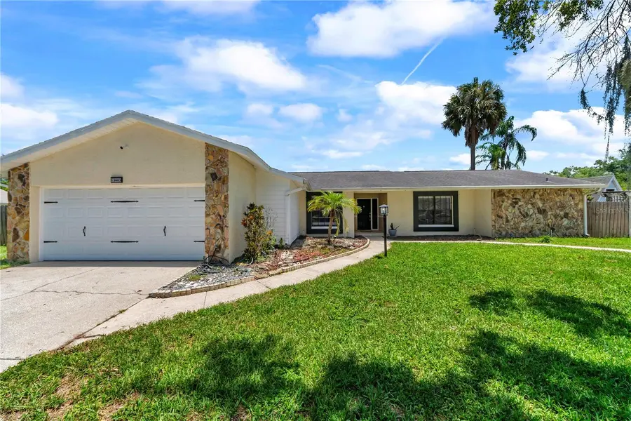 13603 WESTSHIRE DR, Tampa, FL 33618