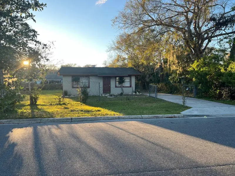 1112/1114 S BAY AVE, Sanford, FL 32771