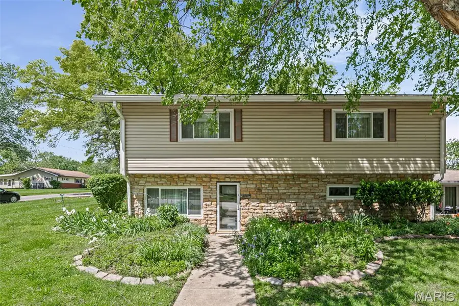 1237 Gerber RD, Edwardsville, IL 62025