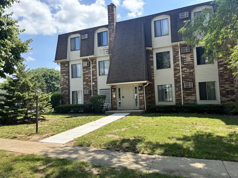 985 S Court Of Shorewood CT #2B, Vernon Hills, IL 60061
