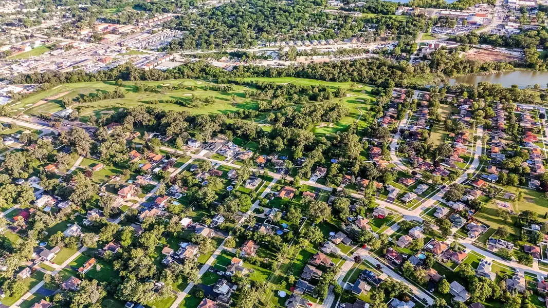 7555 W 105th ST, Palos Hills, IL 60465