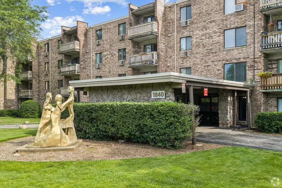 1840 N Delany RD #122, Gurnee, IL 60031