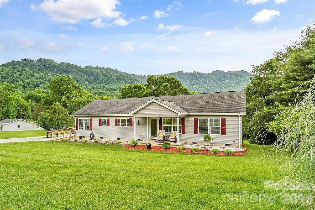 1162 Mountain Breeze DR #LOT 1, Morganton, NC 28655