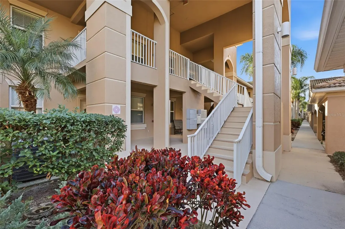 803 FAIRWAYCOVE LN #205, Bradenton, FL 34212