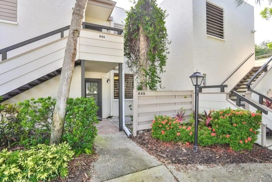 645 WOODLAWN DR, Bradenton, FL 34210