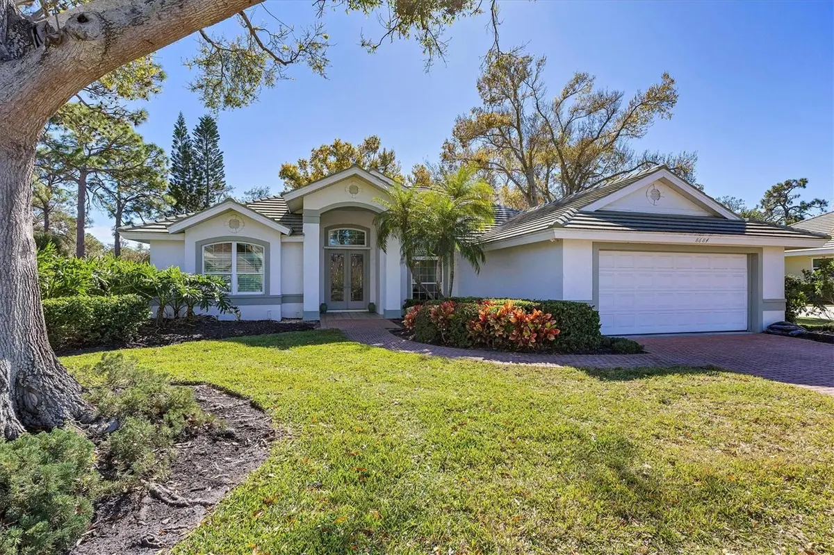 8684 WOODBRIAR DR, Sarasota, FL 34238