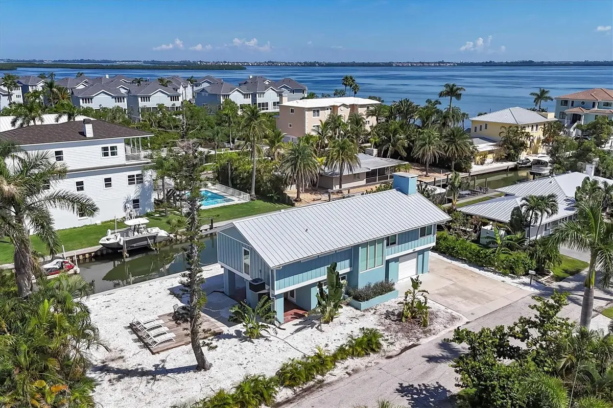 825 TARAWITT DR, Longboat Key, FL 34228