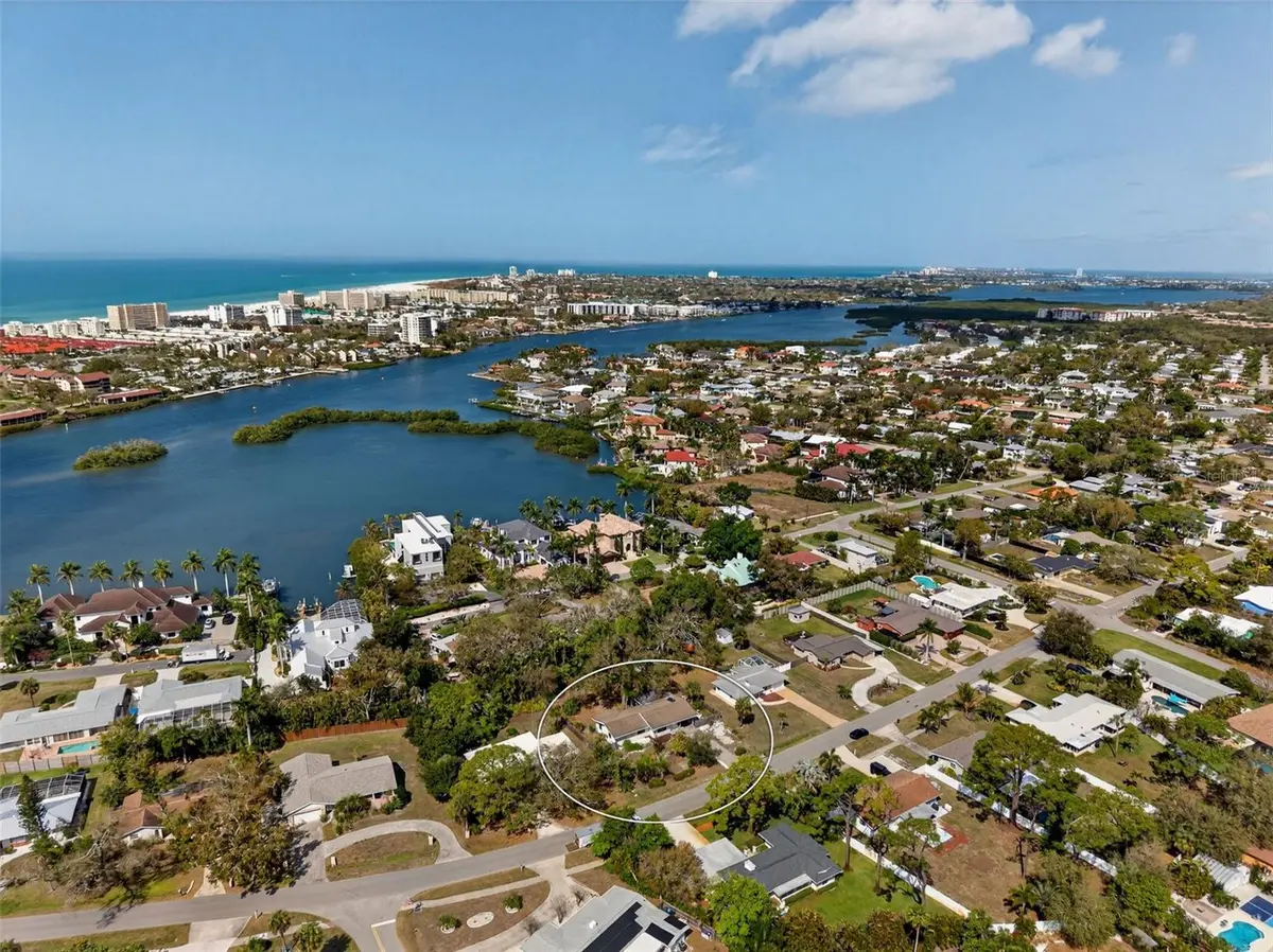 6338 BEECHWOOD AVE, Sarasota, FL 34231