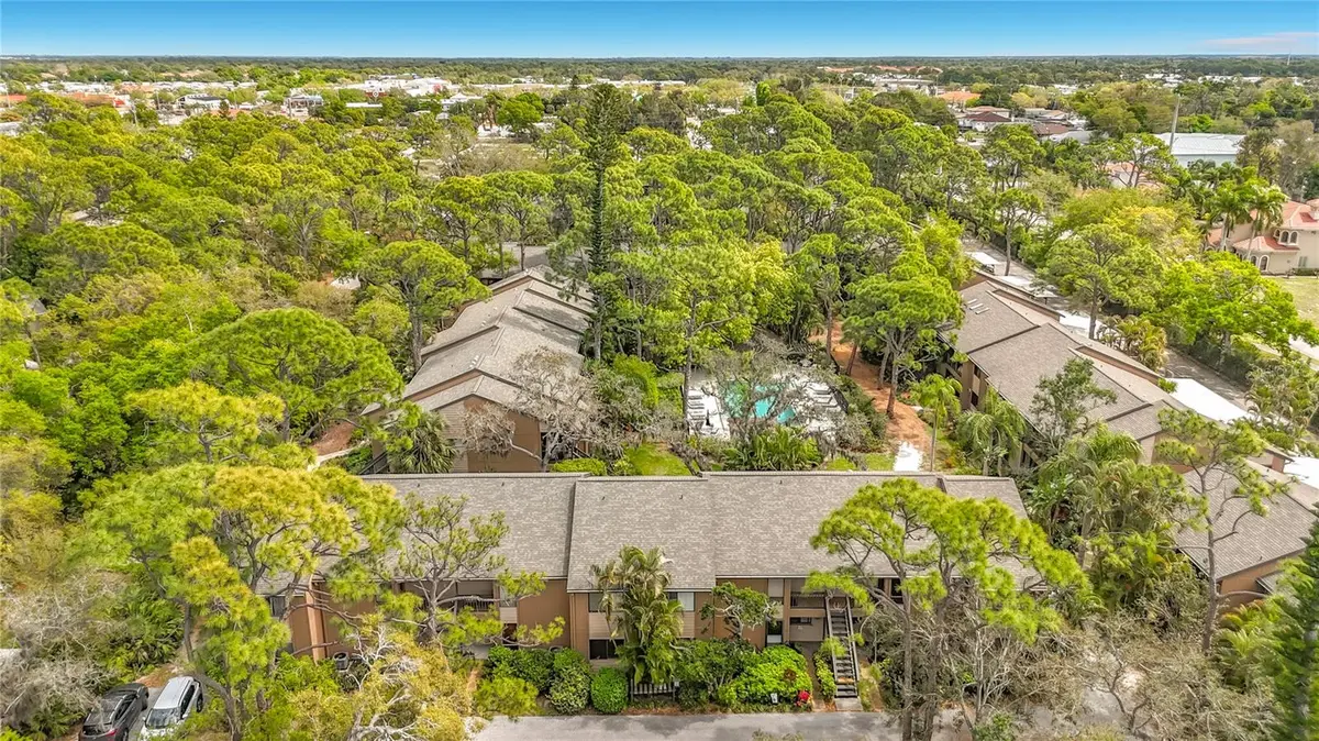 1707 PELICAN COVE RD #GL351, Sarasota, FL 34231