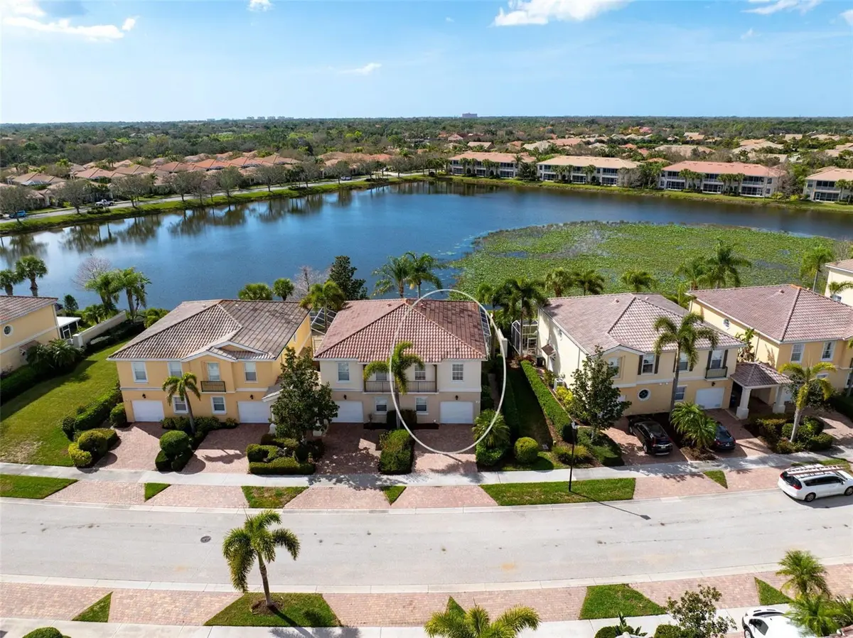 1418 BURGOS DR, Sarasota, FL 34238