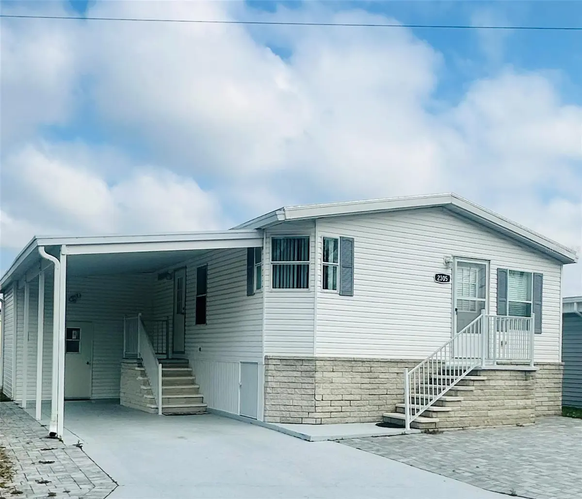 2305 BAY DR, Bradenton, FL 34207