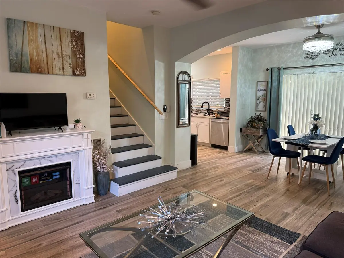 3304 LISA LN #102, Naples, FL 34109