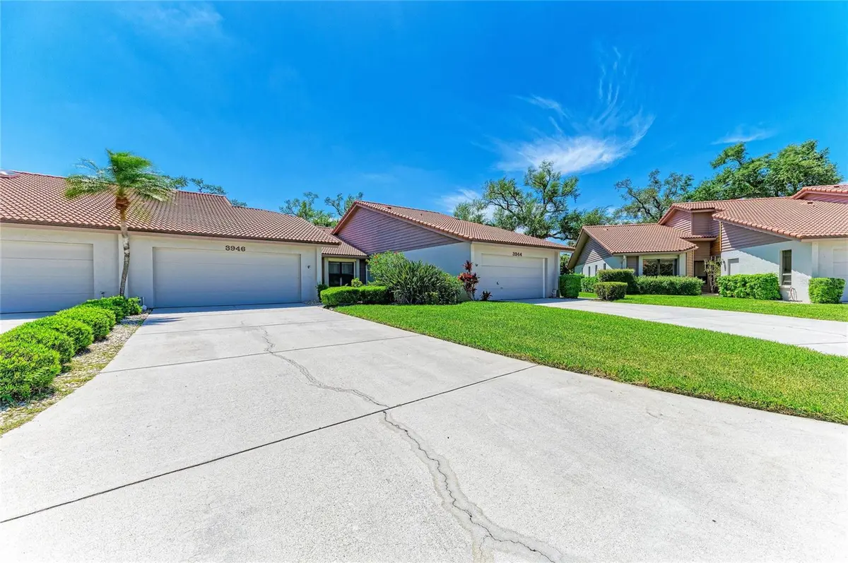 3946 WILSHIRE CIR E #168, Sarasota, FL 34238