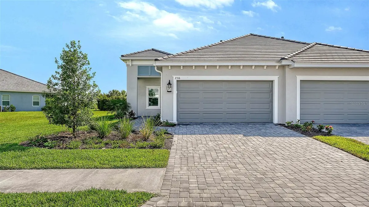 2316 BLUE MAHOE LN, Sarasota, FL 34240