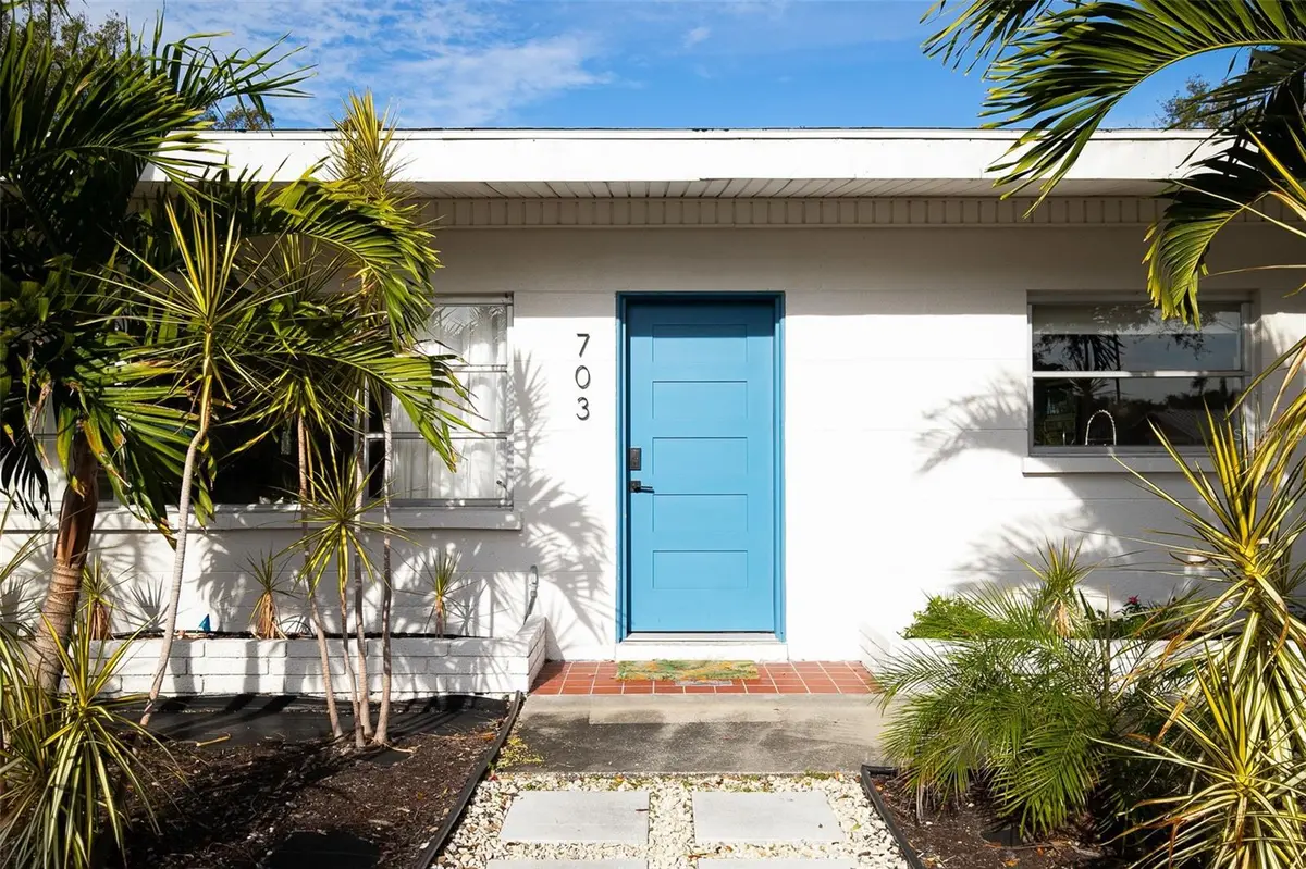 703 WHITFIELD AVE, Sarasota, FL 34243