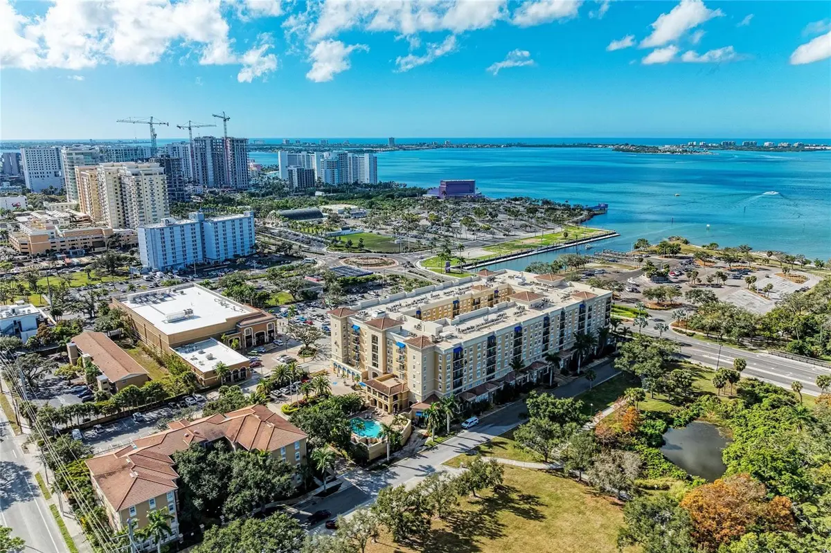 1064 N TAMIAMI TRL #1304, Sarasota, FL 34236