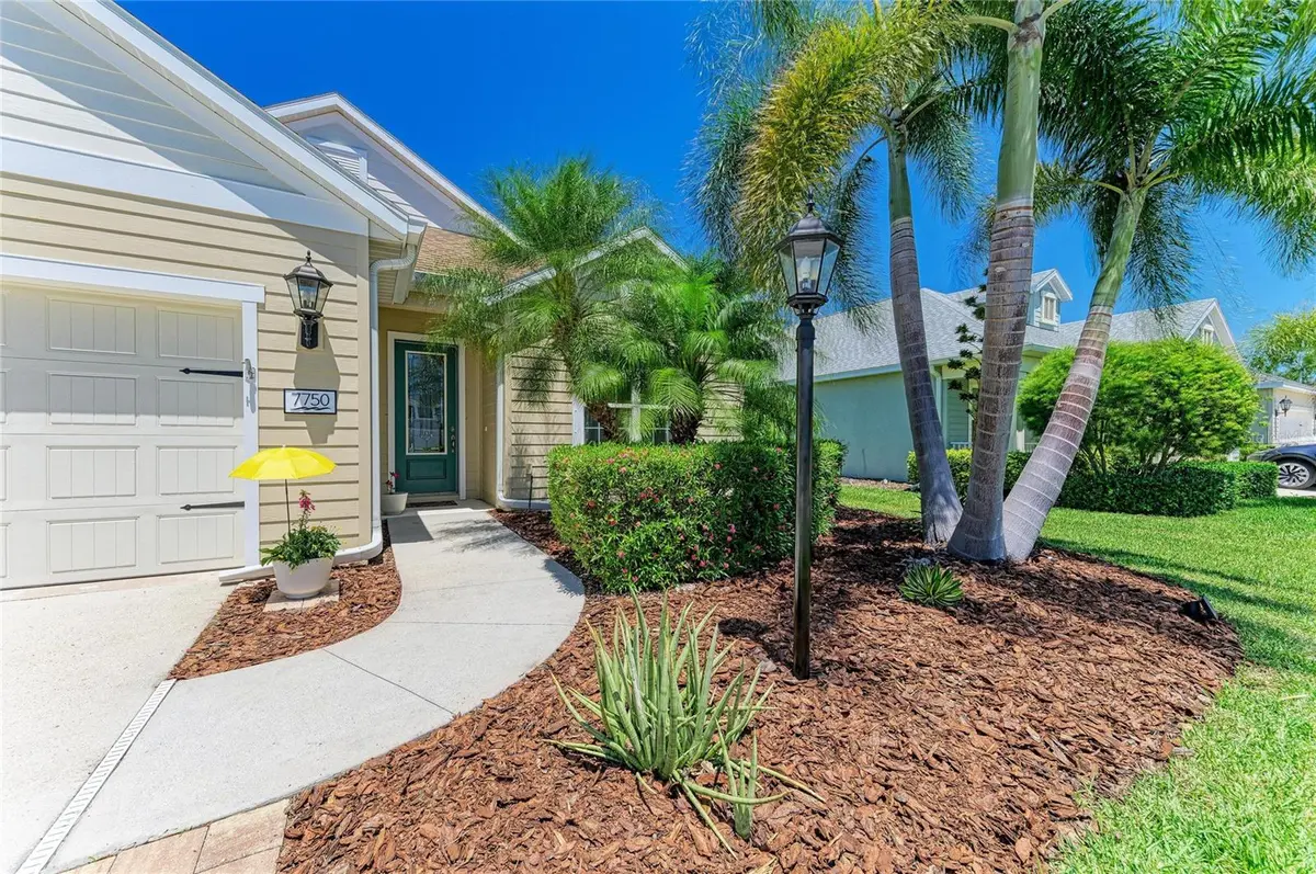 7750 RIDGELAKE CIR, Bradenton, FL 34203
