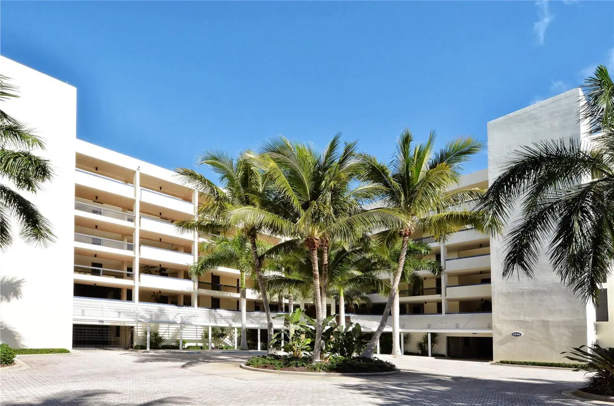 1930 HARBOURSIDE DR #122, Longboat Key, FL 34228