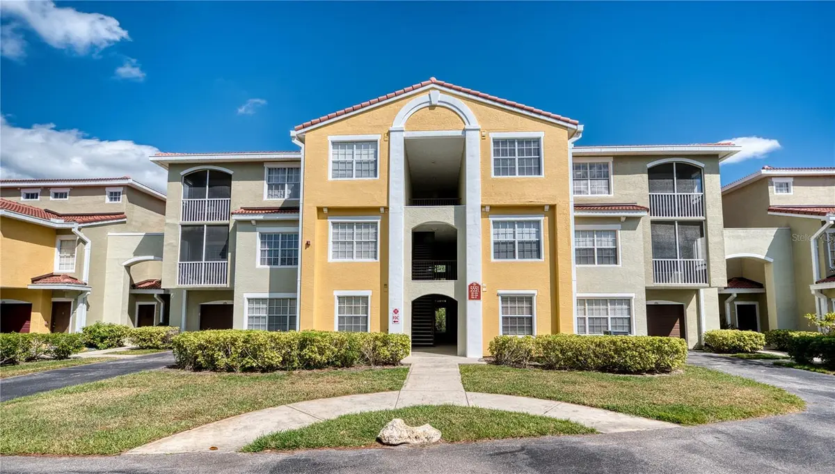 5551 BENTGRASS DR #11-303, Sarasota, FL 34235